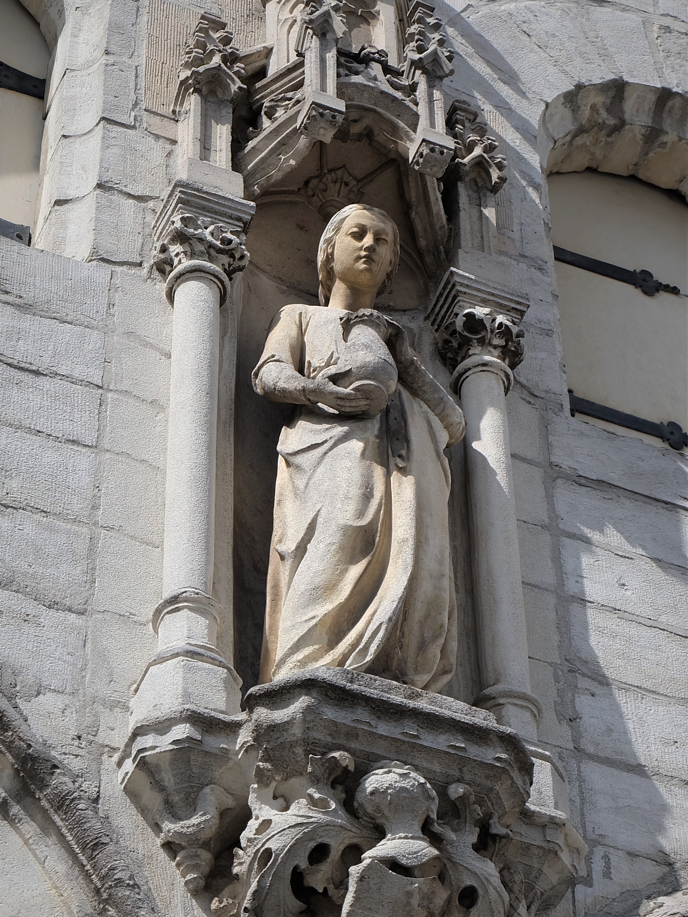 *Un Saint, un Miracle* : Sainte Marguerite de Louvain (1207-1225) : une lumière miraculeuse sur le lieu de sa sépulture Harold-Tor_DontThinkTooMuch_Oud-Leuven_Fiere-Margriet_05