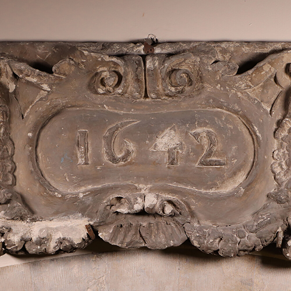 Unknown. (1642) "Cartouche in steen - 1642" Broodhuis