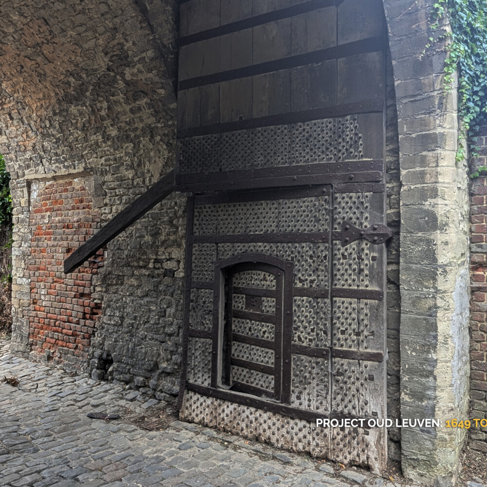 The original gatehouse featuring a Gothic pointed arch gateway dating to the early 17th century.
©Harold Tor - Project Oud Leuven