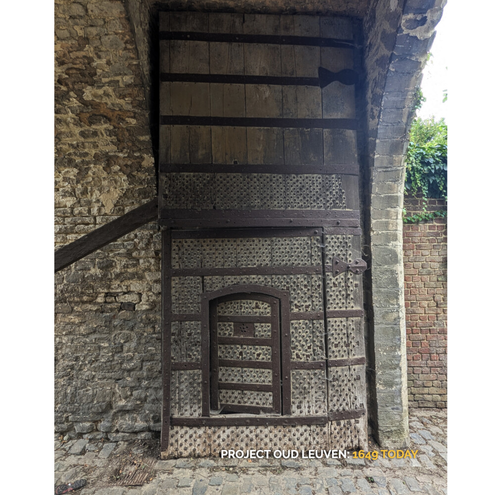 The original gatehouse featuring a Gothic pointed arch gateway dating to the early 17th century.
©Harold Tor - Project Oud Leuven
