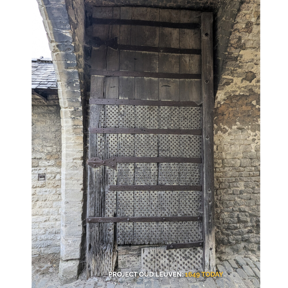 The original gatehouse featuring a Gothic pointed arch gateway dating to the early 17th century.
©Harold Tor - Project Oud Leuven